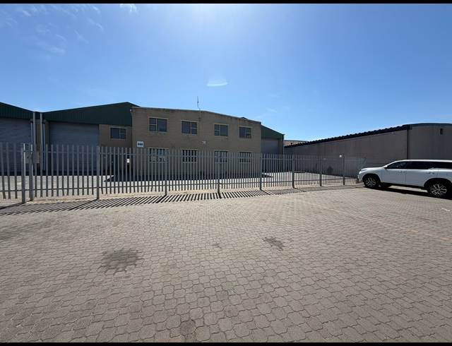 1,200M² WAREHOUSE TO LET IN BLACKHEATH INDUSTRIAL